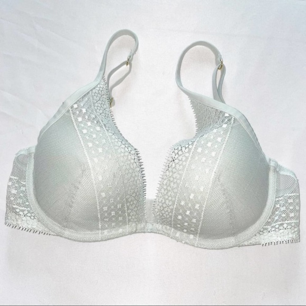 Victoria’s Secret Lace Mint Bralette